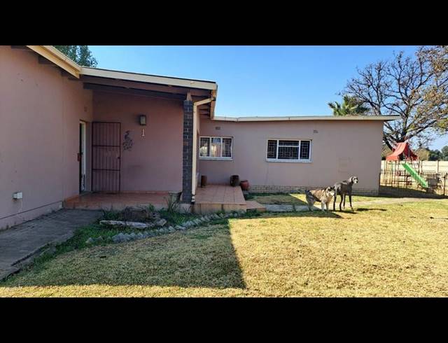 5 BEDROOM HOUSE FOR SALE IN VANDERBIJLPARK SW 1